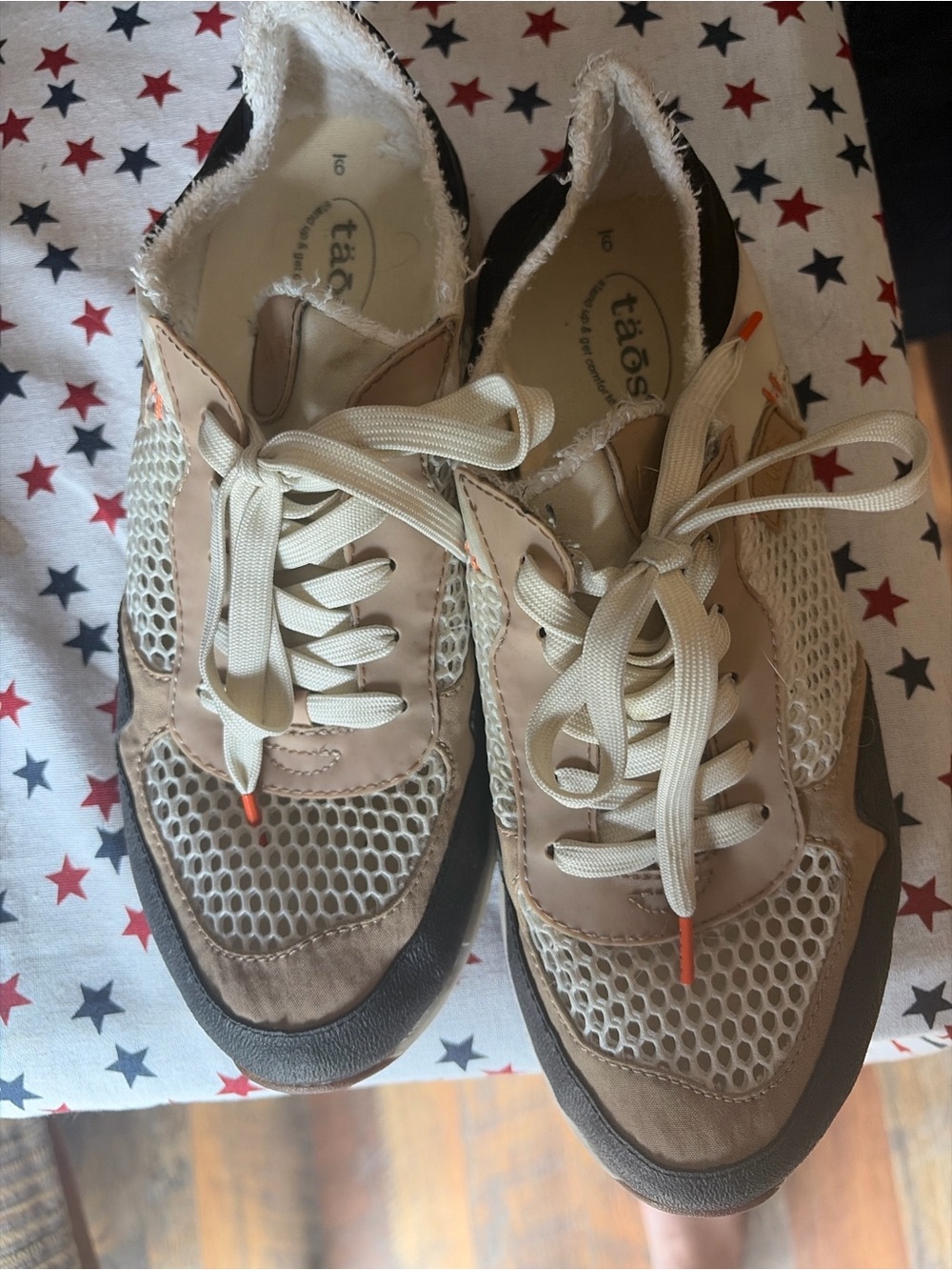 Taos Footwear Cream and Beige Mesh Lace-Up Women's Sneakers